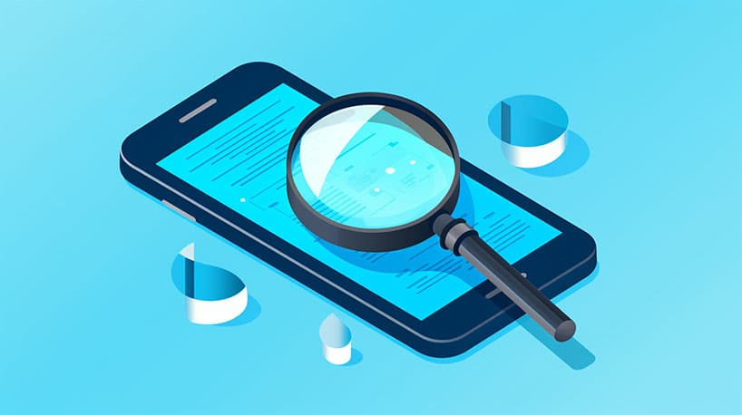 Een vergrootglas dat zich richt op een smartphonescherm met tekstberichten